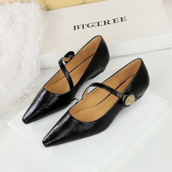 BIGTREE 3683-5K92 Vintage Elegant Fashion Women's Shoes Shallow-Mouth Pointed Wedge One-Strap Single Shoe Round Metal Decoration