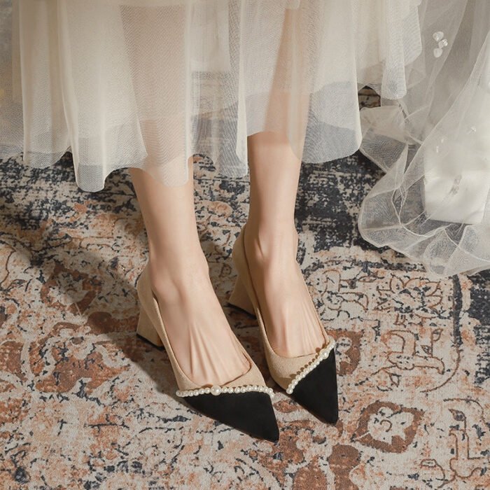 650-80 Color Matching French Retro Gentle Temperament Pointed Classic Style Chunky Heel High Heel Pearl Shoes - Image 9