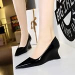 Bigtree Shoes 2905-8 European and American Style Retro Metal Shallow Mouth Pointed Women's Shoes Wedge Heels Pedicure Slimming Banquet Wedge Shoes Women - Image 2