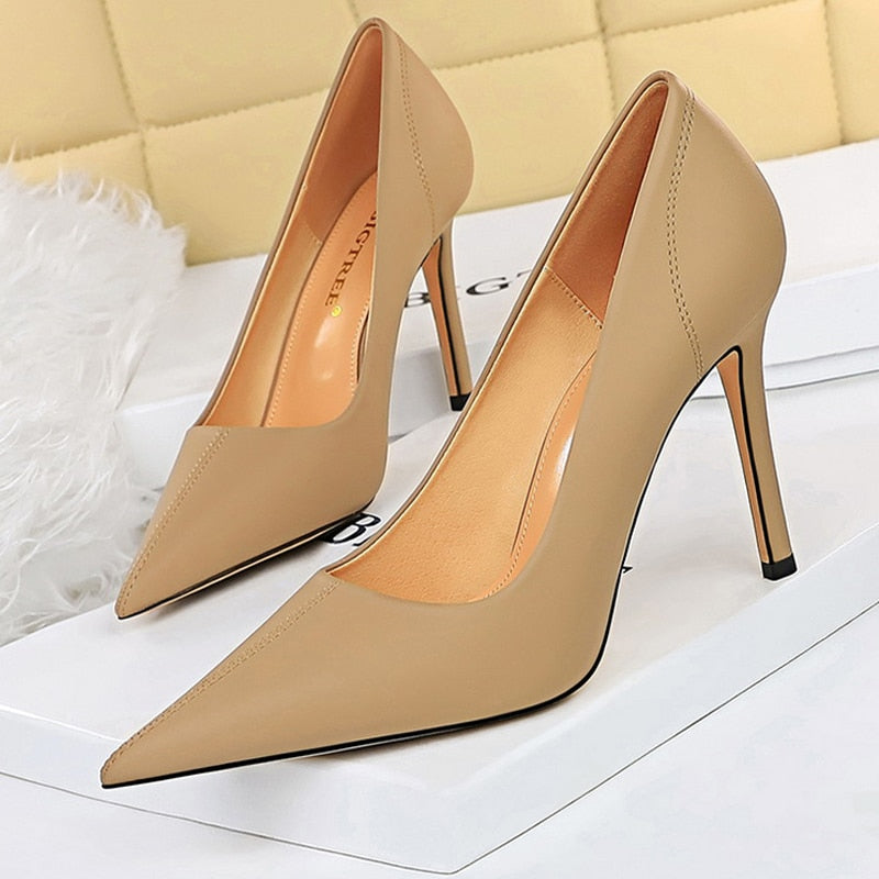 0c41e9cef578595eeb53d95fd571c7cd 8831-2Elegant and pointy women's fashion shoes-Bigtree shoes - Image 1