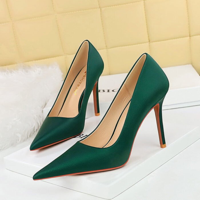 1198-1 Retro Europe and America Fashion Sexy Nightclubs Thinner Banquet High Heels Women's Shoes Stiletto Heel Low-Cut Pointed-Toe Shoes - Image 1