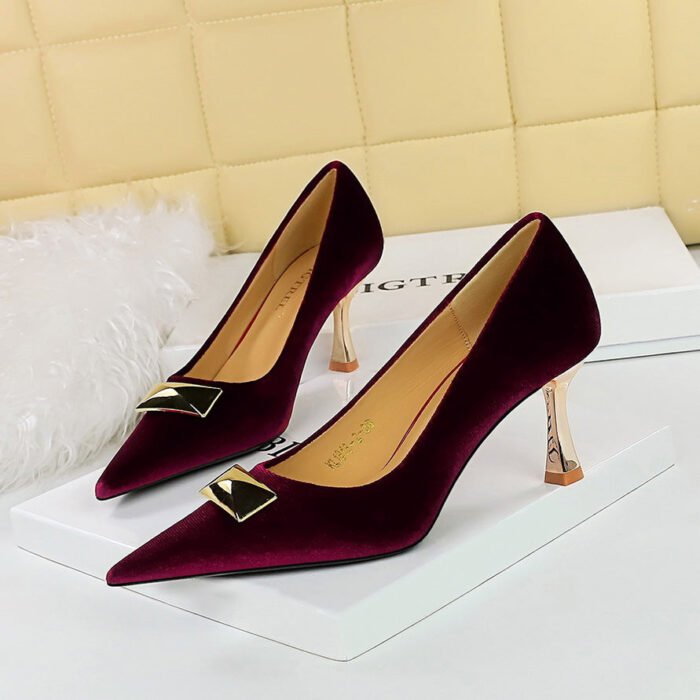 BIG TREE SHOES 1818-K81 European and American Style Banquet High Heel Metal Heel Shallow Mouth Pointed Toe Metal Buckle Decoration Xi Shi Women's Suede Shoes - Image 1
