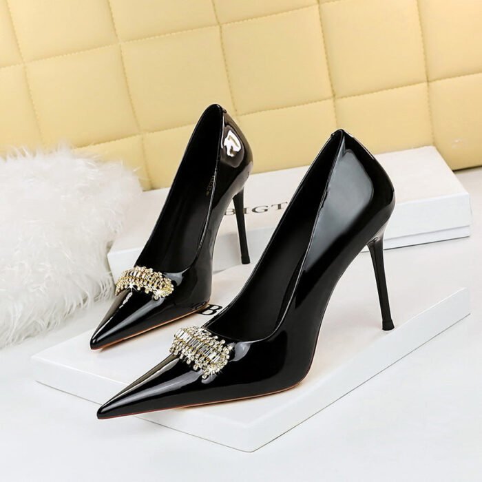 BIGTREE SHOES 9283-K31 European and American banquet women's shoes super high heel patent leather shallow mouth pointed shining rhinestone decorative shoes high heels - Image 3