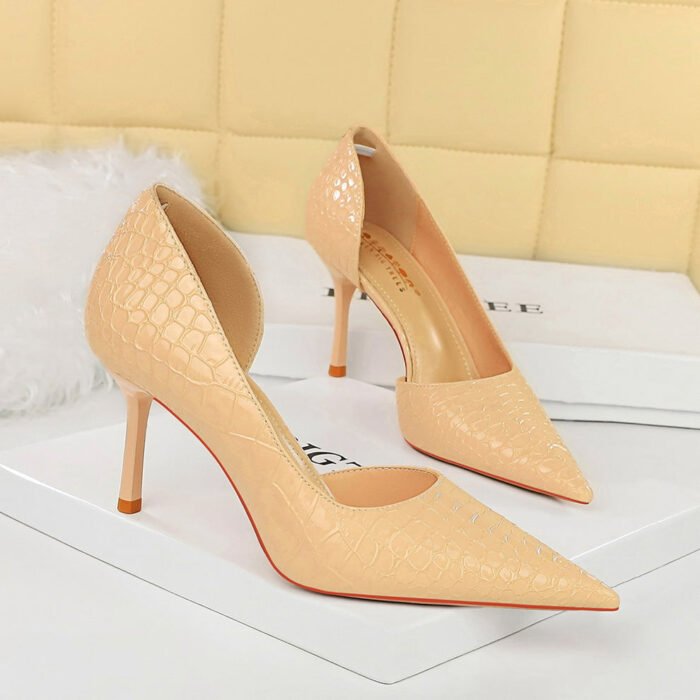 Bigtree Shoes 8239-5 European and American Style Sexy Slimming Super High Heel Stiletto Low Mouth Pointed Side Hollow Patent Leather Snake Pattern Women's Thin Shoes - Image 4