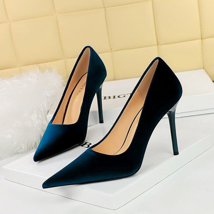 Bigtree Shoes 3739-5 European and American Fashion Minimalist Thick Suede Banquet High Heels Women's Shoes Stiletto Heel Low-Cut Pointed-Toe Shoes - Image 1
