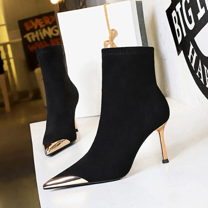 Bigtree Shoes 319-12 European and American Style Fashion Banquet Women's Boots Short Tube Stiletto Heel Metal Pointed Toe Pedicure Slimming Suede Short Boots - Image 3