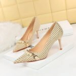 9283-A1 European and American thin-heeled high-heeled shallow-pointed cloth plaid houndstooth metal chain pearl shoes - Image 2