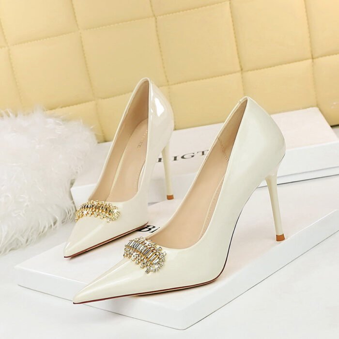 BIGTREE SHOES 9283-K31 European and American banquet women's shoes super high heel patent leather shallow mouth pointed shining rhinestone decorative shoes high heels - Image 4