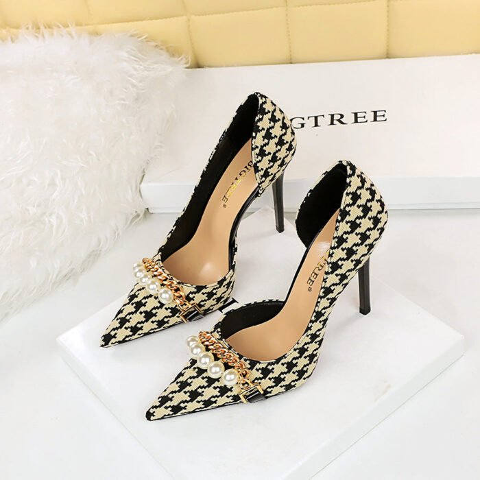 8829-1 Korean version of high-heeled shoes with lattice pattern shallow mouth side hollow houndstooth pearl metal chain super high-heeled shoes - Image 3