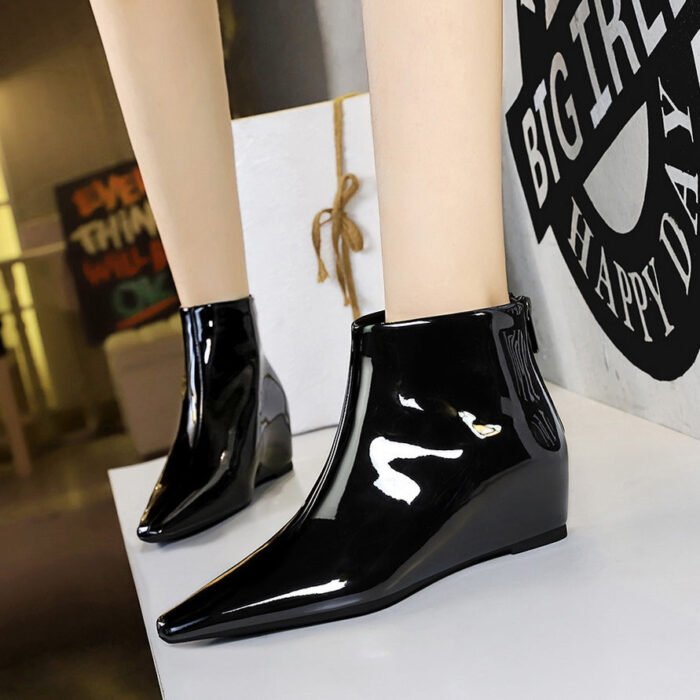 Bigtree Shoes 6632-1 Korean Style Fashion All-Match Height Increasing Insole Wedge Shiny Patent Leather Small Short Pedicure Women's Skim-Fit Boots Ankle Boots - Image 1