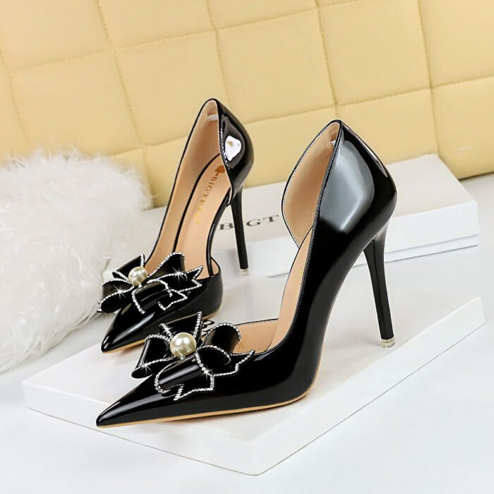 BIGTREE 638-H13 European and American Style Banquet Super High Heel Stiletto Low Mouth Pointed Side Hollow Pearl Rhinestone Bow Pumps - Image 2