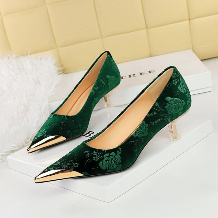 BIGTREE SHOES 237-30 Banquet National Style Women's Shoes Stiletto Mid-Heel Shallow Mouth Metal Pointed Flower Embossed Suede Suede Pumps - Image 1