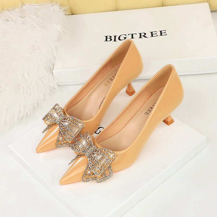 BIGTREE SHOES 1961-H39 European and American Banquet Women's Shoes Small Stiletto Heel Mid Heel Patent Leather Shallow Mouth Pointed Toe Rhinestone Bow Pumps Women's Shoes - Image 4