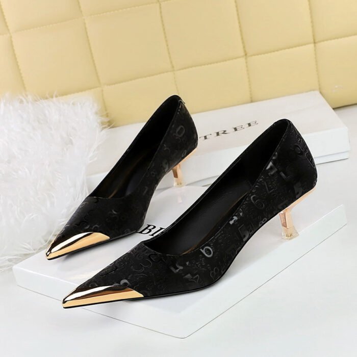 BIGTREE SHOES 237-28 European and American style banquet middle heel shallow mouth metal pointed graffiti pattern slim women's shoes spring and autumn shoes - Image 3