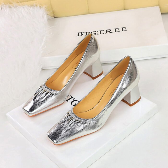 Bigtree Shoes 5288-15 Retro European American Style Pleated Shoes Low-Cut Square Toe Chunky Heel Mid Heel Spring and Autumn Commuter's All-Matching Women's Shoes - Image 1