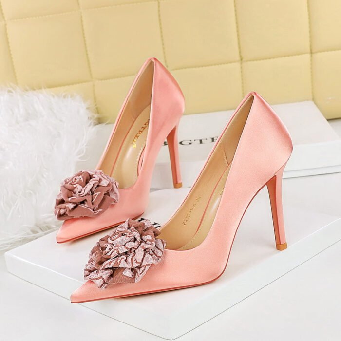 Bigtree shoes 3391-h55 Korean style fashion banquet light luxury women's shoes high heel stiletto low mouth pointed toe satin flower high heel pumps - Image 2