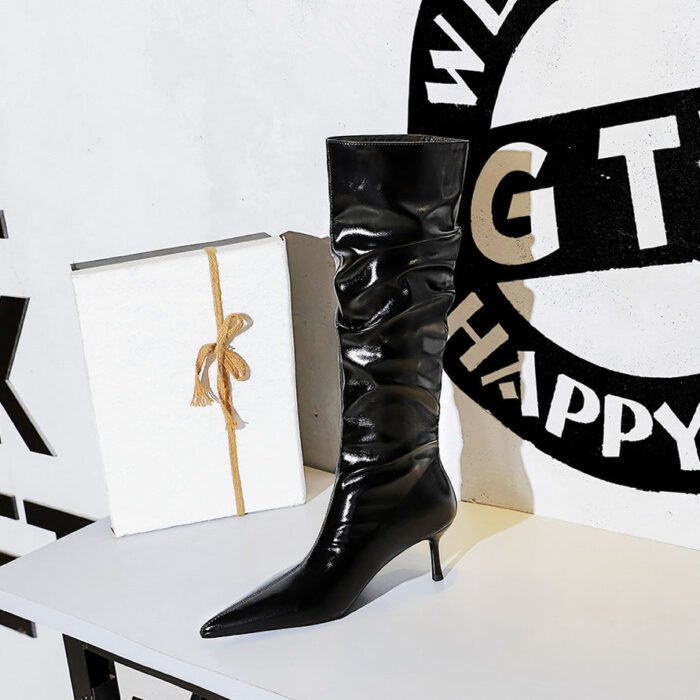 big tree shoes 328-18 Retro European American Style Winter New Middle Heel Fine Heel Pointed Patent Leather Wrinkled Tube Female Boots High Leg Boot - Image 4