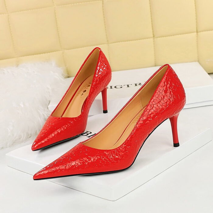 Bigtree Shoes 1198-A18 Retro European American Style Stone Pattern Patent Leather Women's Shoes High Heel Low-Cut Pointed Toe Banquet Shoes Women's High Heels - Image 2