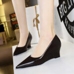 BIGTREE SHOES 6639-1 Retro European American Style Wedge High Heel Low-Cut Pointed Toe Pedicure Slimming Banquet Women's Thin Shoes Female Wedge Heels - Image 3