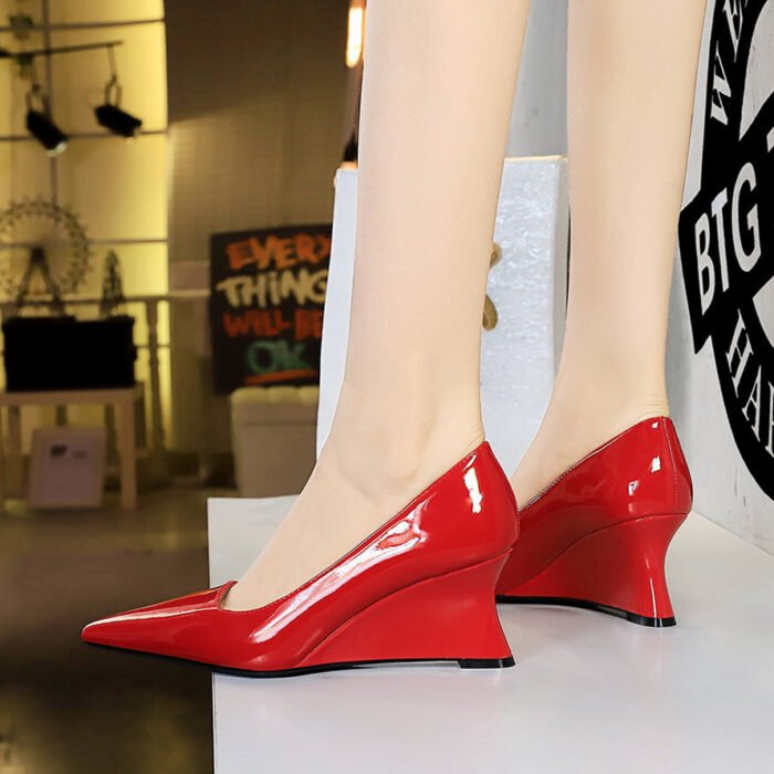 BIGTREE SHOES 2905-1 European and American Style Fashion Banquet Wedge Heels Women's Shoes High Heel Wedge Shallow Mouth Pointed Patent Leather Pumps Wedge Heels - Image 4