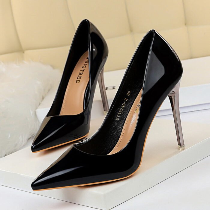 1829-2Elegant and pointy women's fashion shoes-Bigtree shoes - Image 1