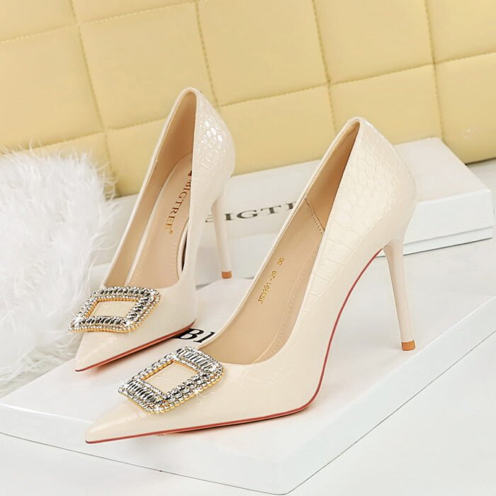 BIGTREE SHOES 3391-K32 European and American Sexy Slimming Banquet High Heels Stiletto Heel Serpentine Patent Leather Low-Cut Pointed Toe Rhinestone Buckle Pumps - Image 3