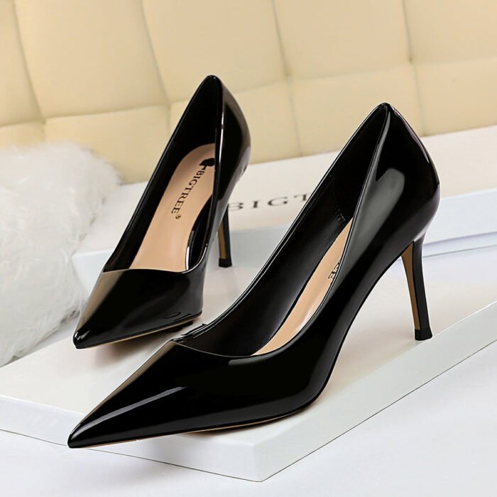 272-2Elegant and pointy women's fashion shoes-Bigtree shoes - Image 1