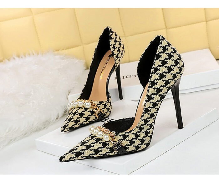 8829-1 Korean version of high-heeled shoes with lattice pattern shallow mouth side hollow houndstooth pearl metal chain super high-heeled shoes - Image 10