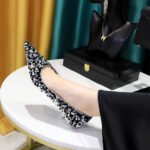 Bigtree shoes 237-21 Korean style new fashion temperament banquet sparkle sequins women's shoes mid-heel low-cut pointed shiny crystal pumps - Image 3