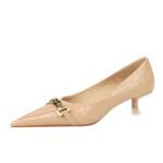 BIG TREE SHOES 237-1 European and American Slimming Pedicure Shiny Patent Leather Shallow Mouth Pointed Toe Metal Chain Decoration Women's Mid-Heel Shoes Pumps - Image 5