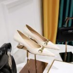 BIG TREE SHOES 237-1 European and American Slimming Pedicure Shiny Patent Leather Shallow Mouth Pointed Toe Metal Chain Decoration Women's Mid-Heel Shoes Pumps - Image 2