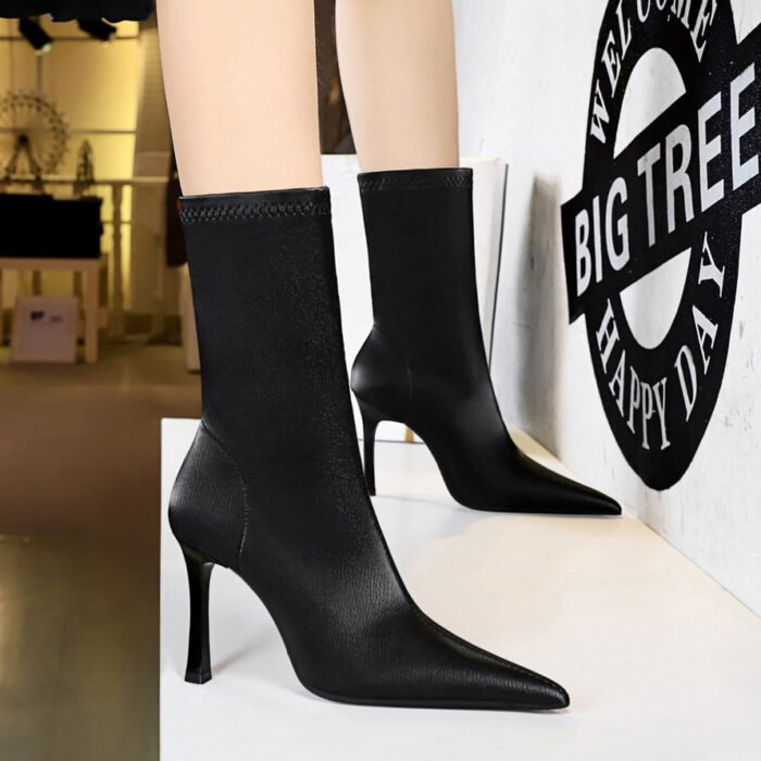 BIGTREE SHOES 325-5 Retro European American Style Fashionable Sexy Figure Flattering Banquet Bootie Super High Heel Pointed Toe Winter Women's Boots Ankle Boots - Image 3