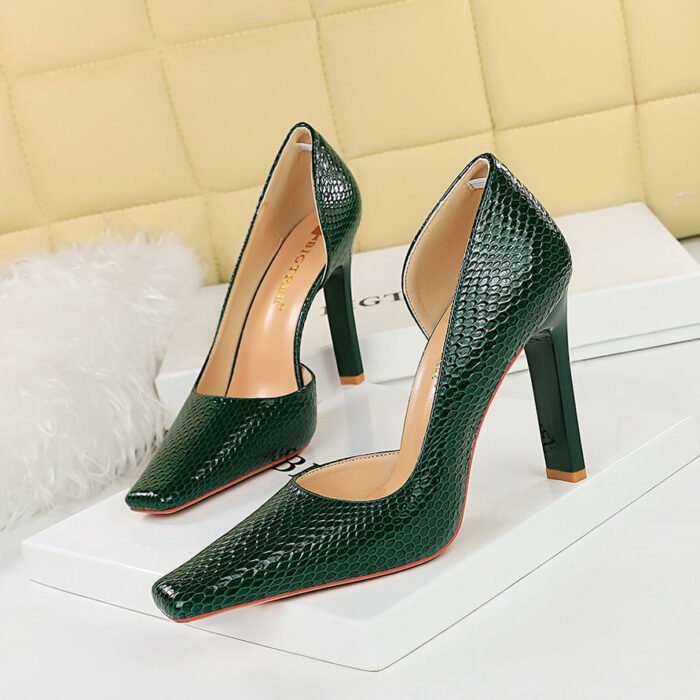 BIG TREE SHOES 3275-5 Retro European American Style Snake Print Patent Leather High Heel Shoes Chunky Heel Low-Cut Square Toe Side Hollow Banquet High Heel Pumps - Image 4