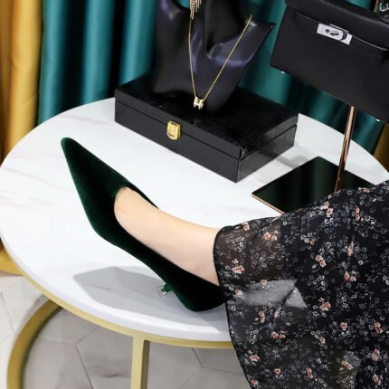 Bigtree Shoes 237-6 European and American Fashion Minimalist Banquet Women's Shoes Stiletto Mid-Heel Shallow Mouth Pointed Thick Suede Suede Pumps