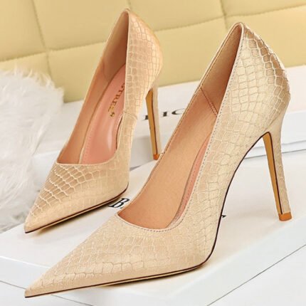 Bigtree shoes 3169-1Fashion high heel women's pointed shoes