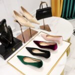 Bigtree Shoes 237-6 European and American Fashion Minimalist Banquet Women's Shoes Stiletto Mid-Heel Shallow Mouth Pointed Thick Suede Suede Pumps - Image 3