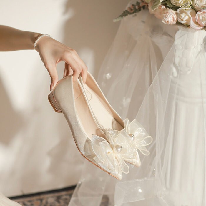 222-60 Pointed High Heels Women's Chunky Heel Wedding Shoes High-Grade Butterfly Wedding Dress Pumps - Image 2