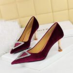 BIGTREE SHOES 1818-K36 European and American Style Banquet High Heels Thickened Suede Shallow Mouth Pointed Triangle Metal Rhinestone Buckle Shoes - Image 2