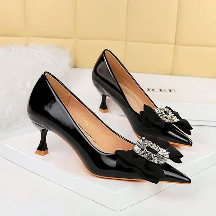 Bigtree Shoes 1961-H32 European and American Style Light Luxury Fashion Banquet Women's Shoes Stiletto Mid Heel Shallow Mouth Pointed Rhinestone Bow Single-Layer Shoes - Image 2