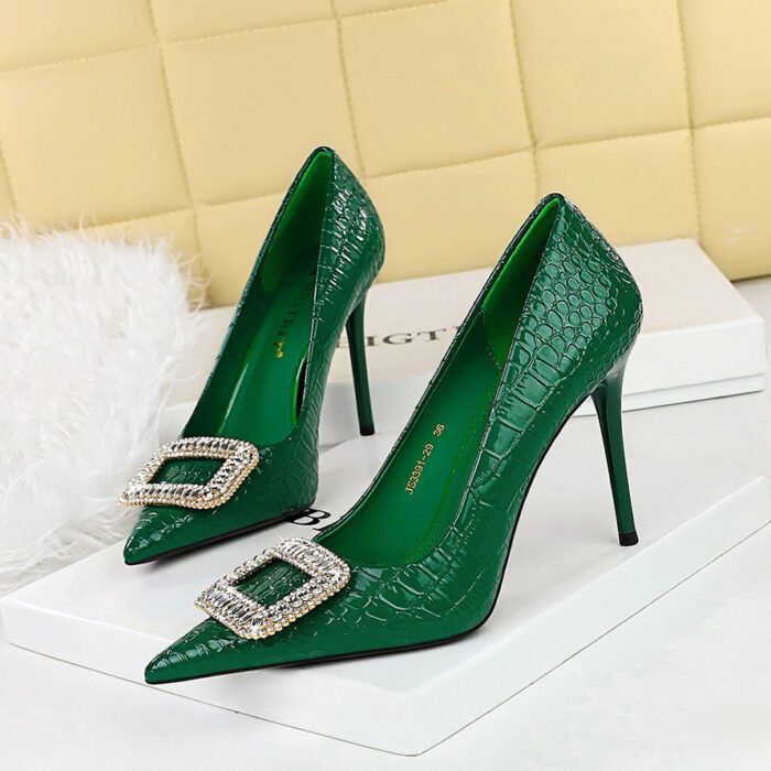 BIGTREE SHOES 3391-K32 European and American Sexy Slimming Banquet High Heels Stiletto Heel Serpentine Patent Leather Low-Cut Pointed Toe Rhinestone Buckle Pumps - Image 4