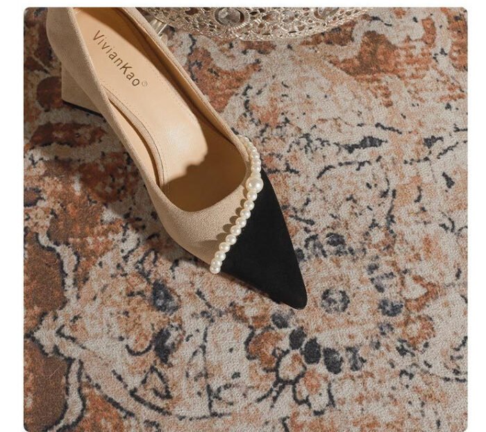 650-80 Color Matching French Retro Gentle Temperament Pointed Classic Style Chunky Heel High Heel Pearl Shoes - Image 3