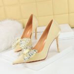 BIGTREE 1829-H9 European and American Style Banquet Women's Shoes Metal Heel Super High Heel Satin Shallow Mouth Pointed Toe Rhinestone Bow Pumps - Image 2