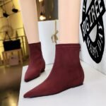 BIGTREE 6383-2 Korean version fashionable and simple low-heeled women's boots low-heeled wedge inner height increase pointed pedicure and thin suede short boots - Image 3