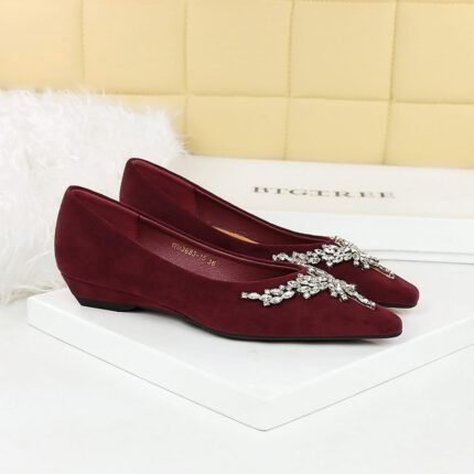 BIGTREE 3683-H70 retro fashion single shoes rhinestone chain decorative pointed head shallow mouth suede wedge heel versatile low heel women's shoes