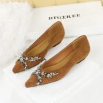 BIGTREE 3683-H69 Korean version of temperament women's shoes pointed head shallow mouth suede single shoes rhinestone chain slope heel low heel versatile women's single shoes - Image 9